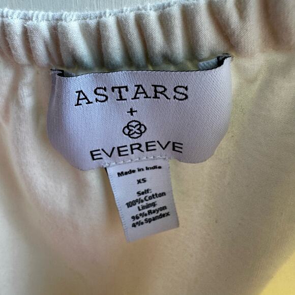 ASTARS + Evereve Eyelet Shift Dress - Picture 6 of 7